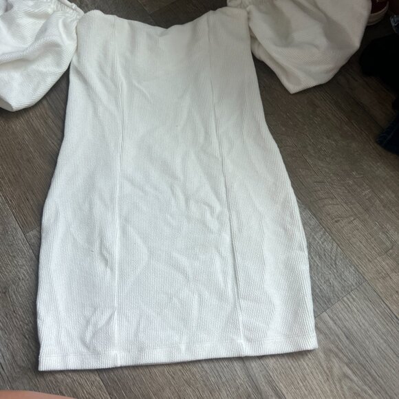 FREE PEOPLE Beach White Bubbly Puff Sleeve Off The Shoulder Mini Dress S - Picture 7 of 13